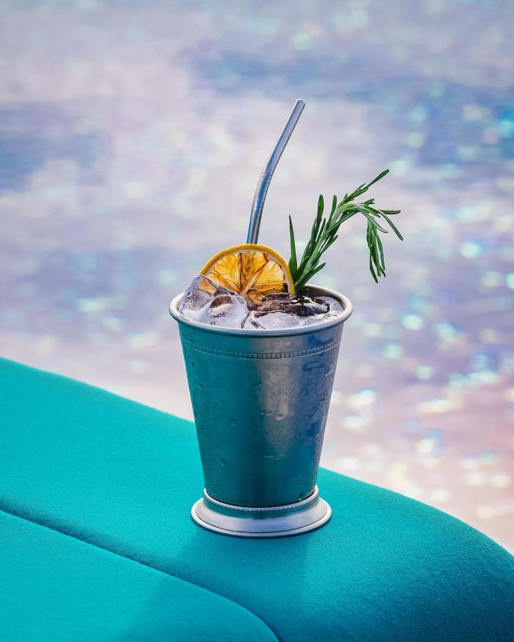 The Outpost Hotel Sentosa By Far East Hospitality (Adults Only) Singapore Eksteriør bilde A Moscow Mule cocktail