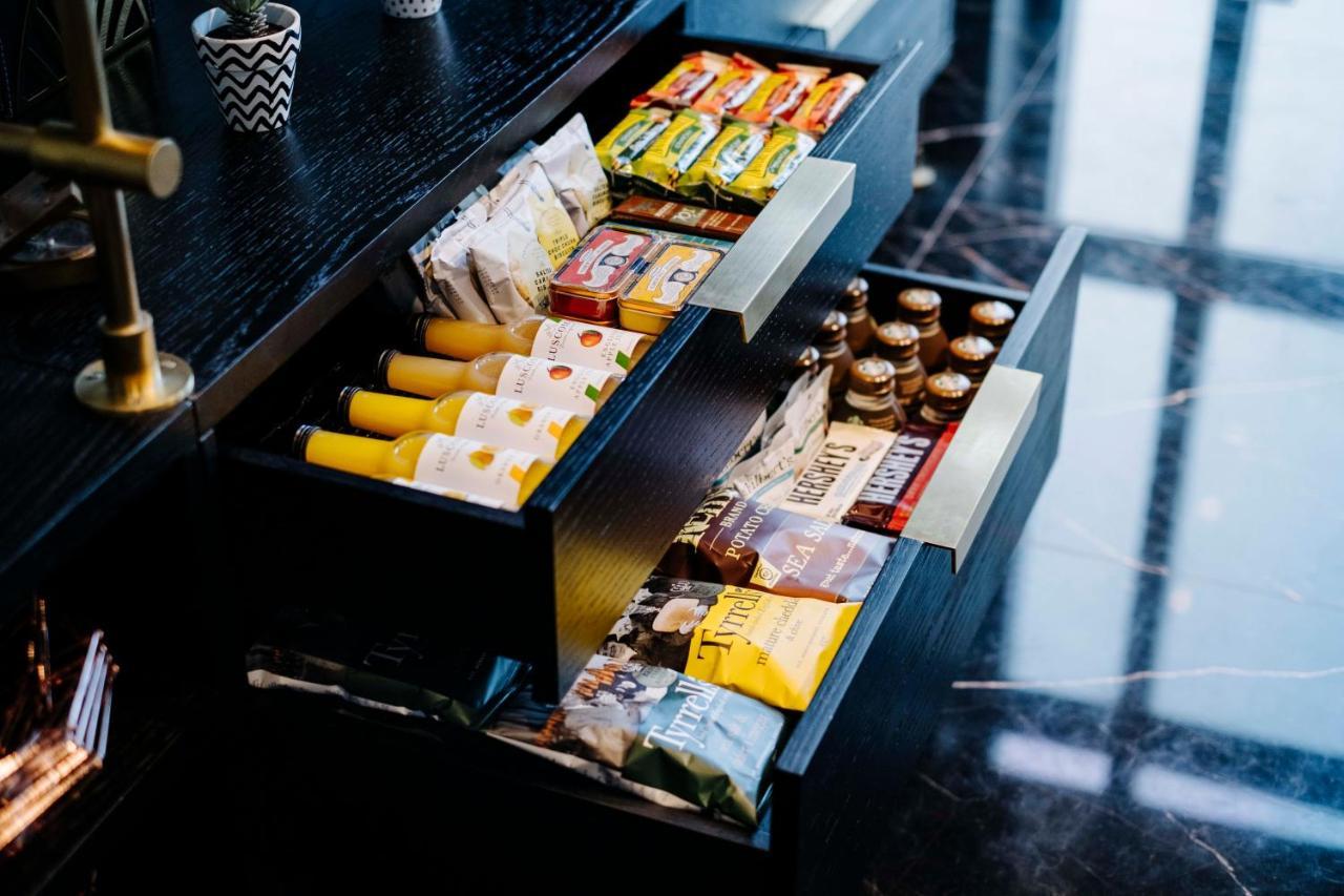 The Outpost Hotel Sentosa By Far East Hospitality (Adults Only) Singapore Eksteriør bilde A well-stocked pantry