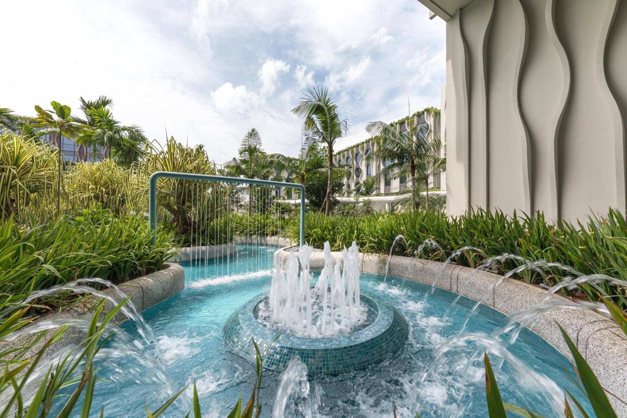 The Outpost Hotel Sentosa By Far East Hospitality (Adults Only) Singapore Eksteriør bilde Fountain at the park